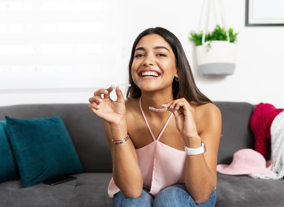 How do the aligners move your teeth? How do the aligners move your teeth?